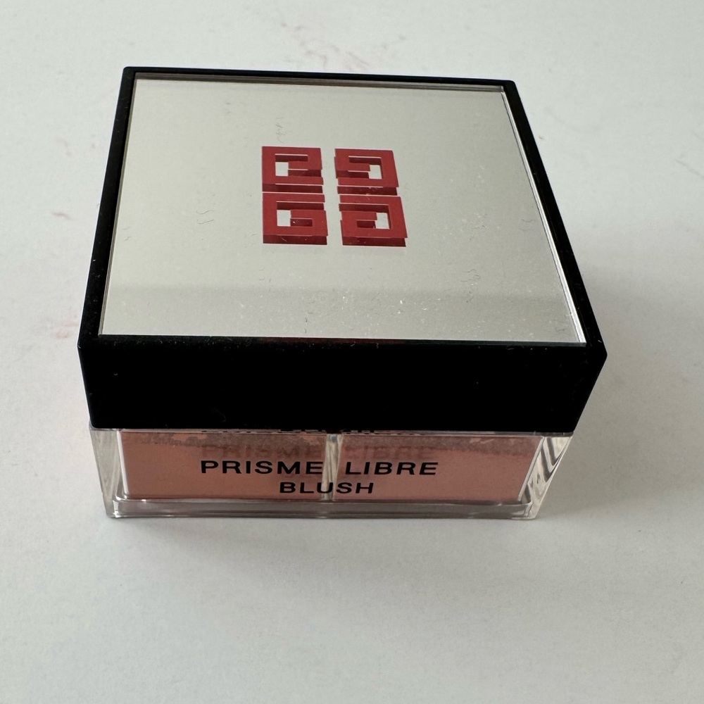 Givenchy Prisme Libre Blush in #4 (loose powder)